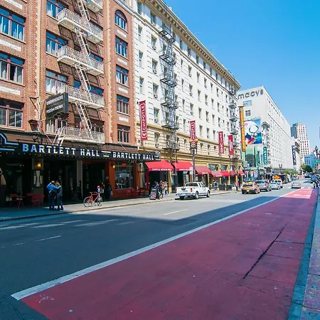 The Bartlett Hotel And Guesthouse